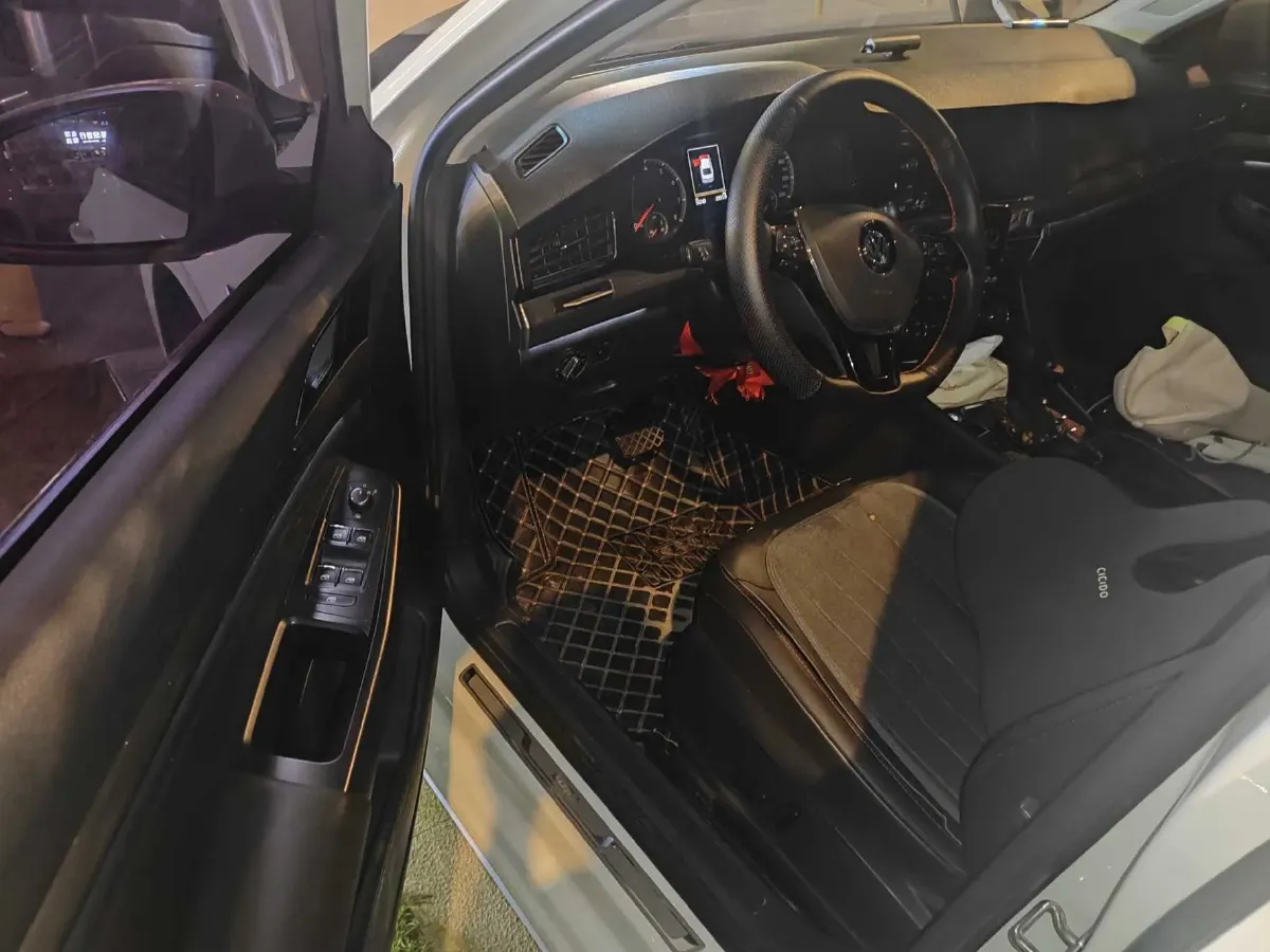 2019 Roewe RX5 MAX 2.0T 231HP L4 6DCT,autocango,china used car exporter,china ev exporter,chinese used car exporter,chinese used ev exporter
