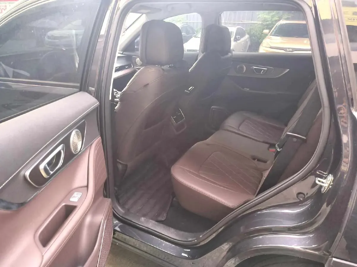 2024 Chery Tiggo 8 Plus 1.6T 197HP L4 7DCT,autocango,china used car exporter,china ev exporter,chinese used car exporter,chinese used ev exporter