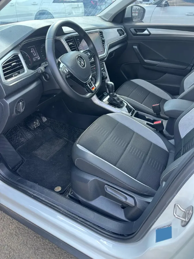 2021 Volkswagen T-Roc 1.4T 150HP L4 7DCT,autocango,china used car exporter,china ev exporter,chinese used car exporter,chinese used ev exporter