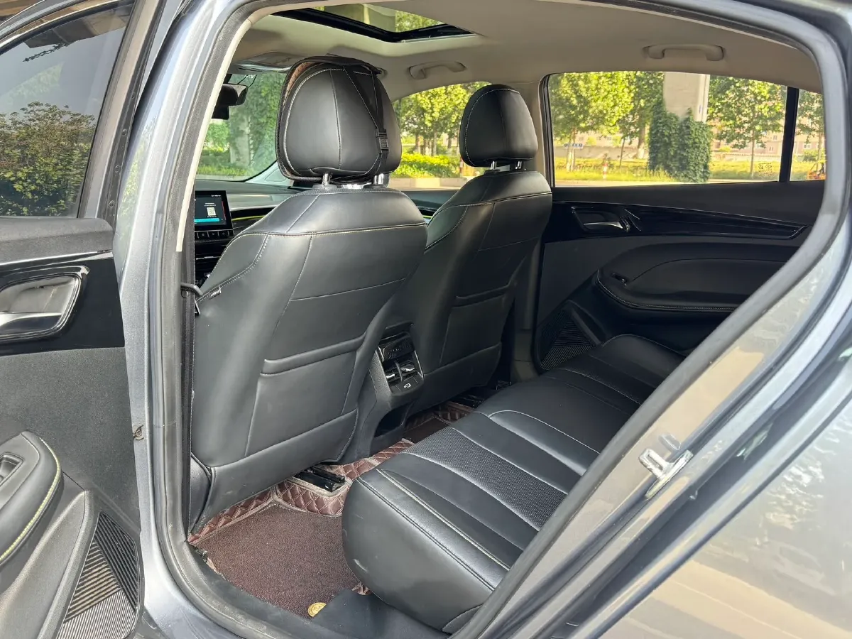 2021 Roewe i5 1.5L 120HP L4 CVT,autocango,china used car exporter,china ev exporter,chinese used car exporter,chinese used ev exporter
