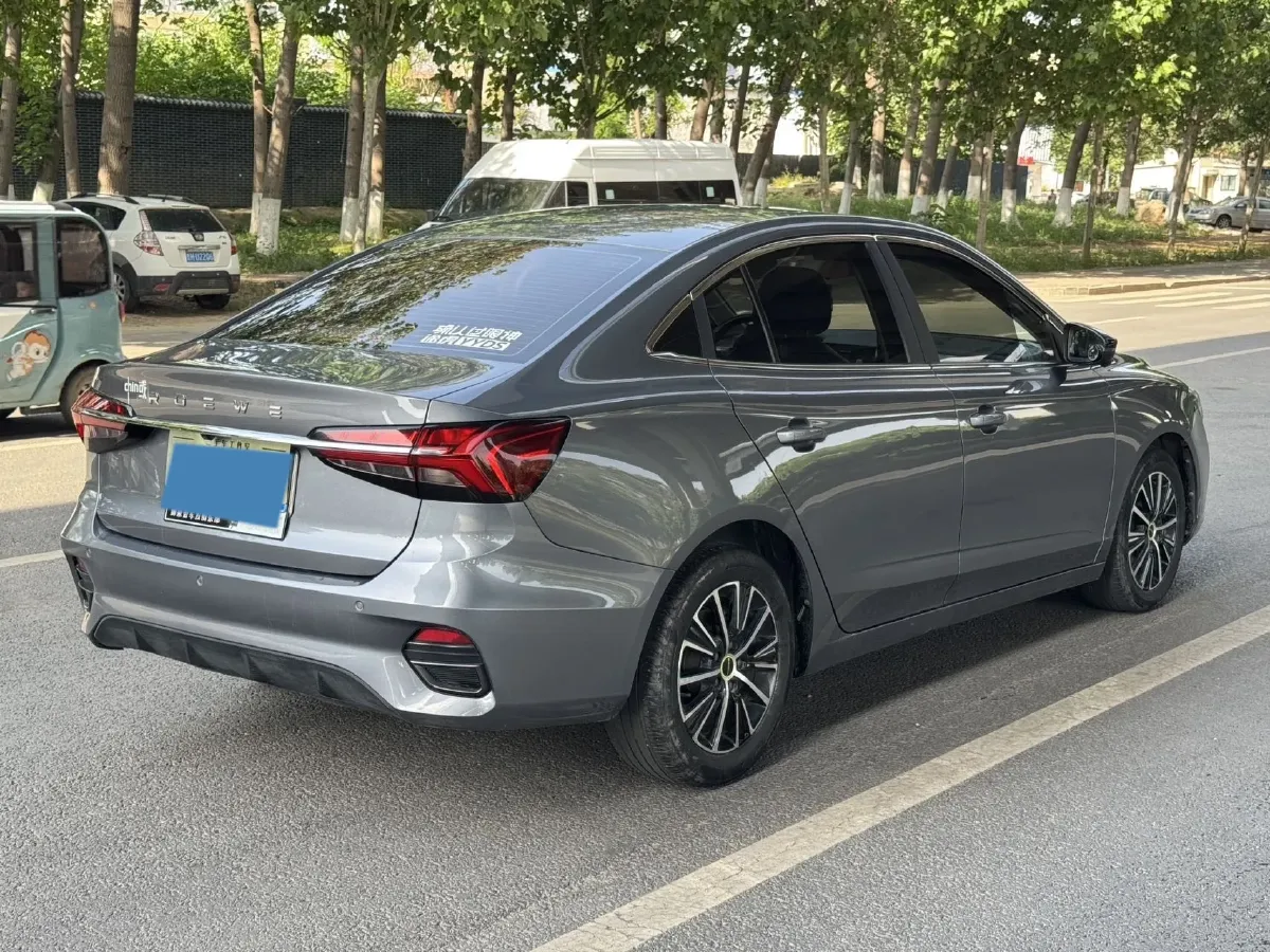 2021 Roewe i5 1.5L 120HP L4 CVT,autocango,china used car exporter,china ev exporter,chinese used car exporter,chinese used ev exporter