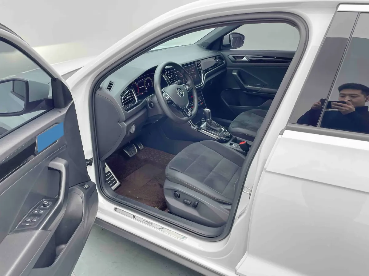 2022 Volkswagen T-Roc 1.4T 150HP L4 7DCT,autocango,china used car exporter,china ev exporter,chinese used car exporter,chinese used ev exporter