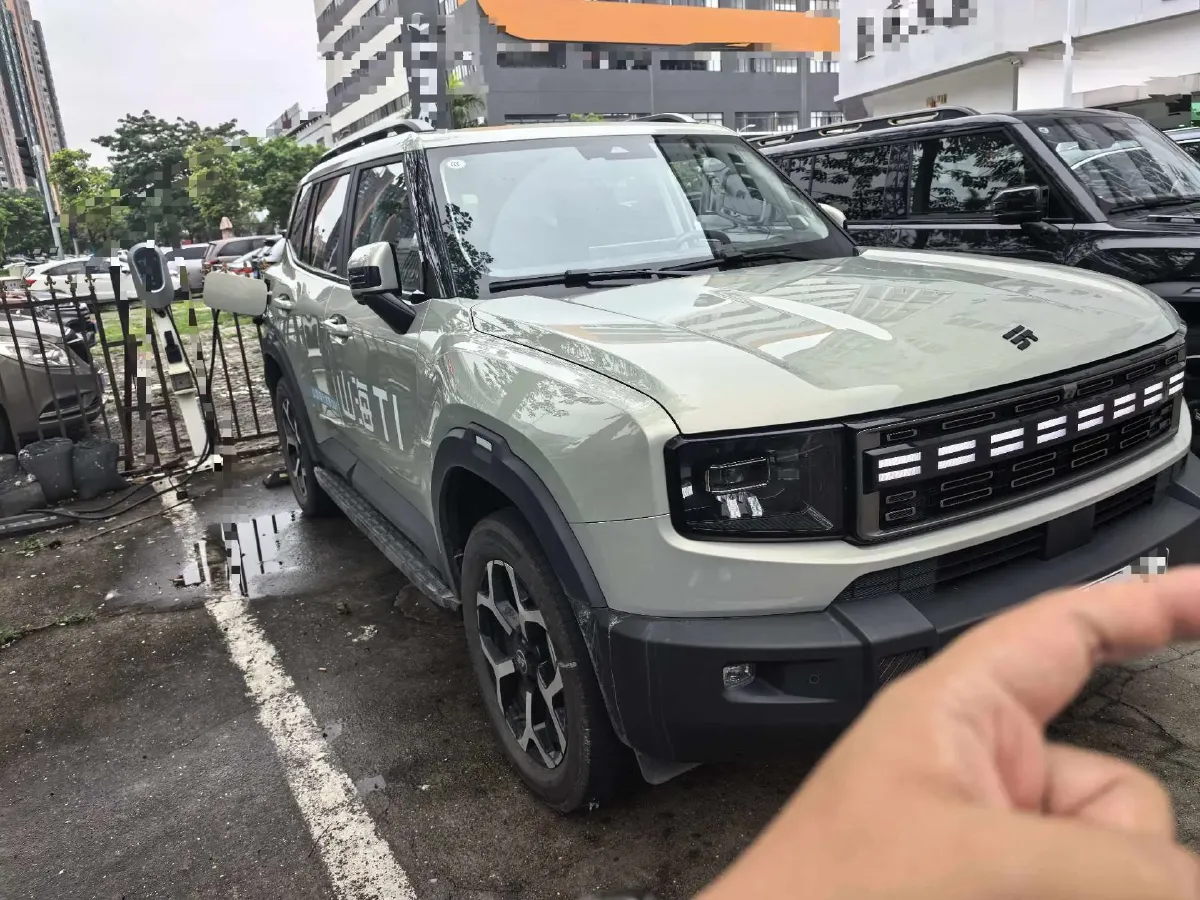 2025 MAXUS XinTu V70 2.0T 150HP L4 9AT,autocango,china used car exporter,china ev exporter,chinese used car exporter,chinese used ev exporter