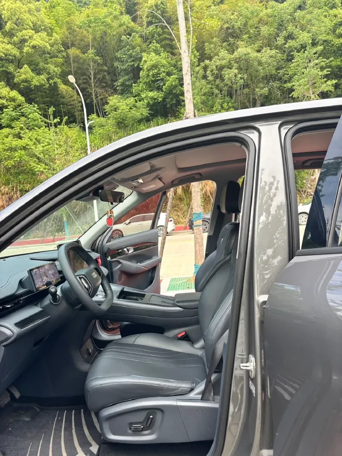 2024 Geely Emgrand L HiP 1.5T 181HP L4 3DHT PHEV 15.5KWH,autocango,china used car exporter,china ev exporter,chinese used car exporter,chinese used ev exporter
