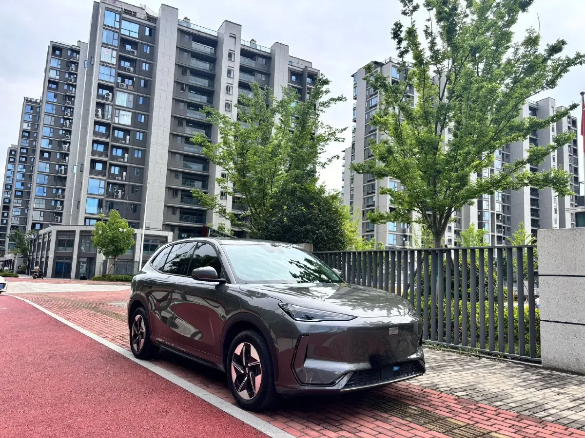 2024 Geely Emgrand L HiP 1.5T 181HP L4 3DHT PHEV 15.5KWH,autocango,china used car exporter,china ev exporter,chinese used car exporter,chinese used ev exporter