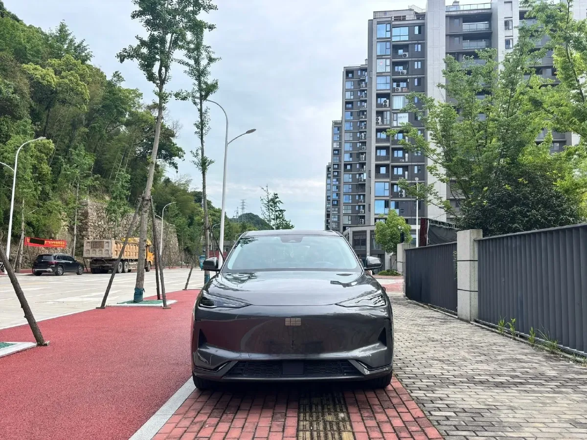2024 Geely Emgrand L HiP 1.5T 181HP L4 3DHT PHEV 15.5KWH,autocango,china used car exporter,china ev exporter,chinese used car exporter,chinese used ev exporter