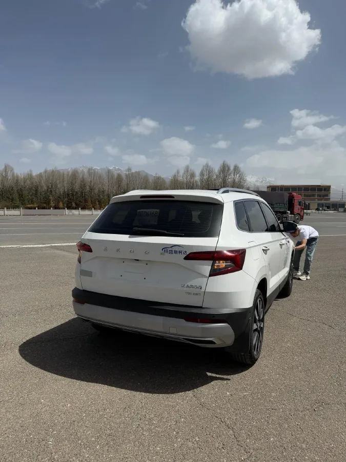 2020 Skoda Karoq 1.4T 150HP L4 7DCT,autocango,china used car exporter,china ev exporter,chinese used car exporter,chinese used ev exporter