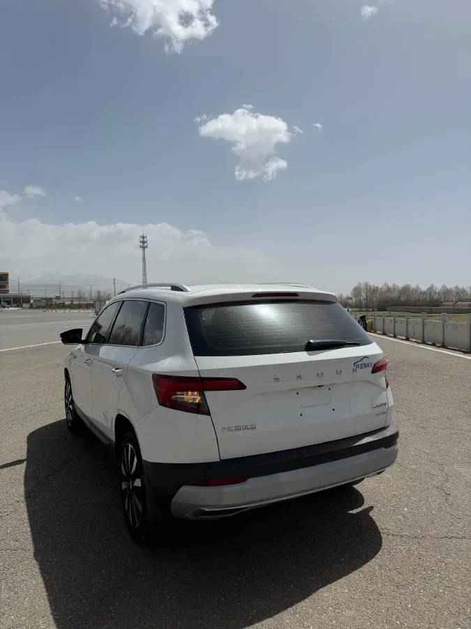 2020 Skoda Karoq 1.4T 150HP L4 7DCT,autocango,china used car exporter,china ev exporter,chinese used car exporter,chinese used ev exporter