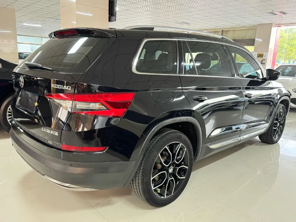 2018 Skoda Kodiak 2.0T 186HP L4 7DCT,autocango,china used car exporter,china ev exporter,chinese used car exporter,chinese used ev exporter