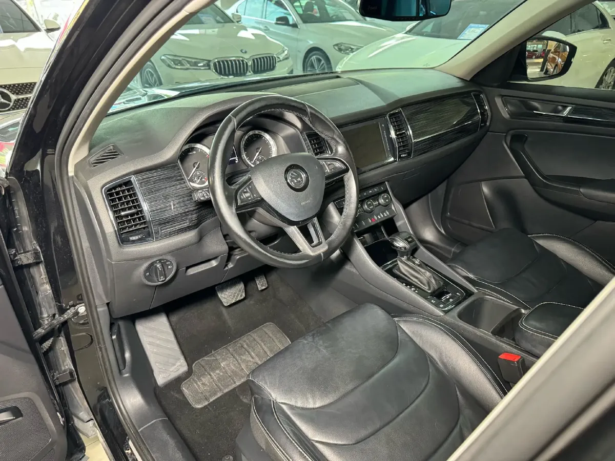 2018 Skoda Kodiak 2.0T 186HP L4 7DCT,autocango,china used car exporter,china ev exporter,chinese used car exporter,chinese used ev exporter