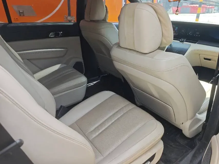 2020 Li ONE Range Extended 131HP REEV 40.5KWH,autocango,china used car exporter,china ev exporter,chinese used car exporter,chinese used ev exporter