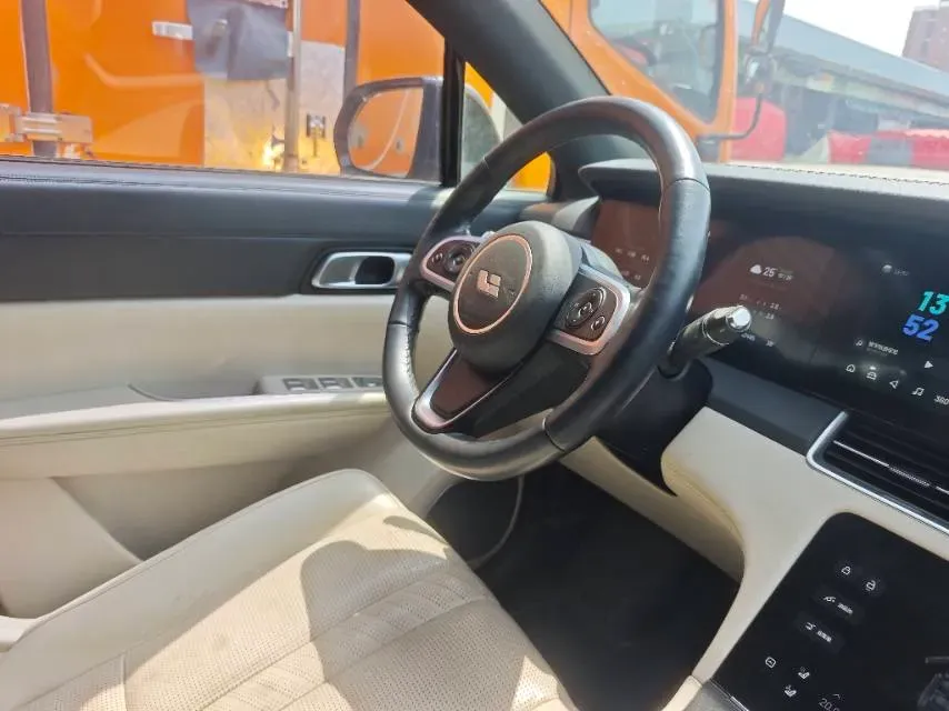 2020 Li ONE Range Extended 131HP REEV 40.5KWH,autocango,china used car exporter,china ev exporter,chinese used car exporter,chinese used ev exporter