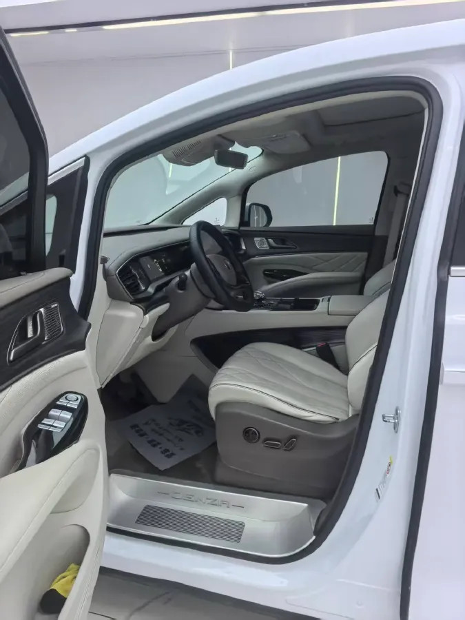 2022 Mercedes-Benz GLC Class 2.0T 197HP L4 9AT,autocango,china used car exporter,china ev exporter,chinese used car exporter,chinese used ev exporter