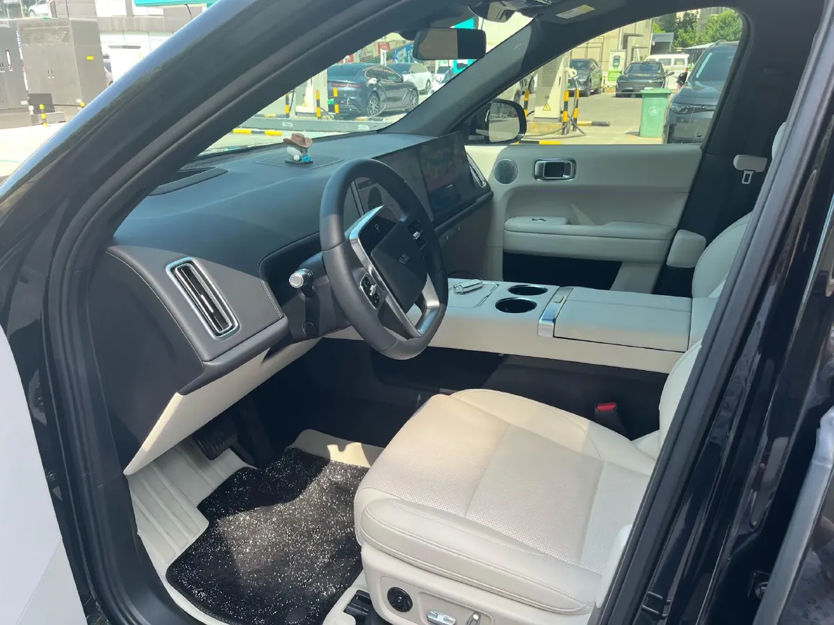 2025 Li L6 Range Extended 154HP L4 REEV,autocango,china used car exporter,china ev exporter,chinese used car exporter,chinese used ev exporter