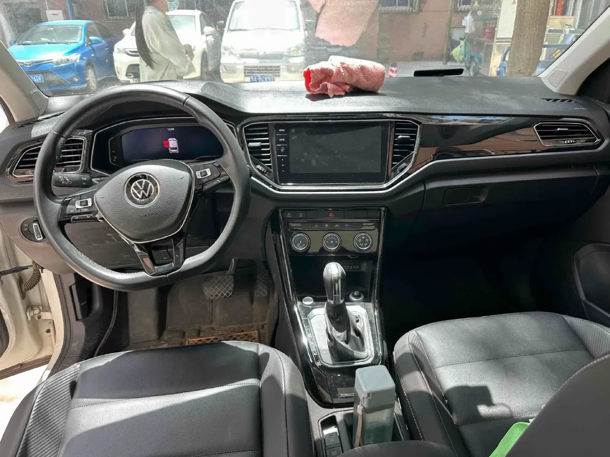 2021 Volkswagen T-Roc 1.4T 150HP L4 7DCT,autocango,china used car exporter,china ev exporter,chinese used car exporter,chinese used ev exporter