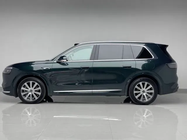 2025 AITO AITO M8 REEV 160HP REEV 53.4KWH,autocango,china used car exporter,china ev exporter,chinese used car exporter,chinese used ev exporter
