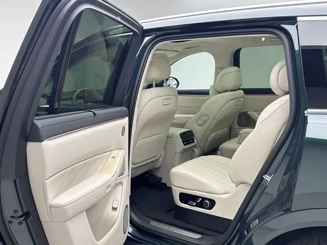 2025 AITO AITO M8 REEV 160HP REEV 53.4KWH,autocango,china used car exporter,china ev exporter,chinese used car exporter,chinese used ev exporter