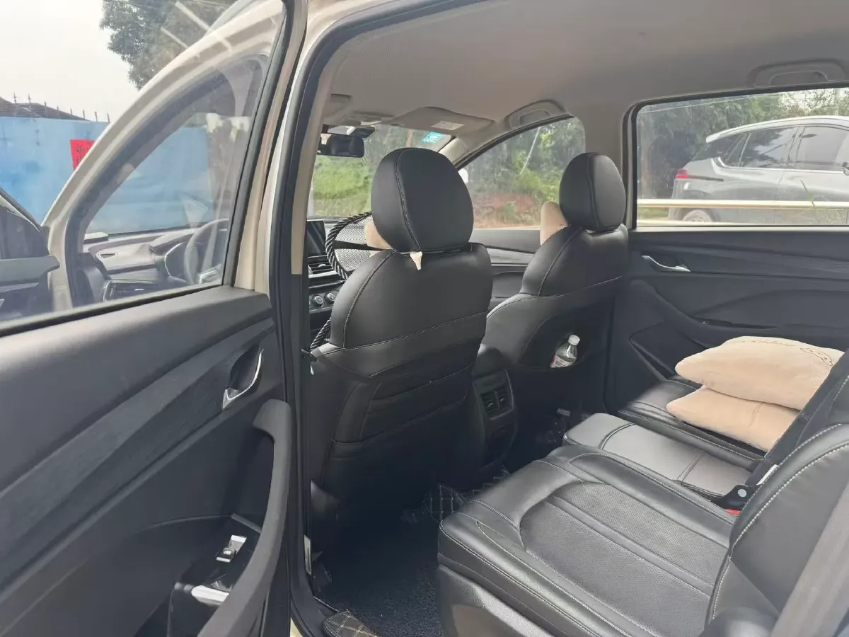 2018 BaoJun 360 1.5L 112HP L4 6MT,autocango,china used car exporter,china ev exporter,chinese used car exporter,chinese used ev exporter