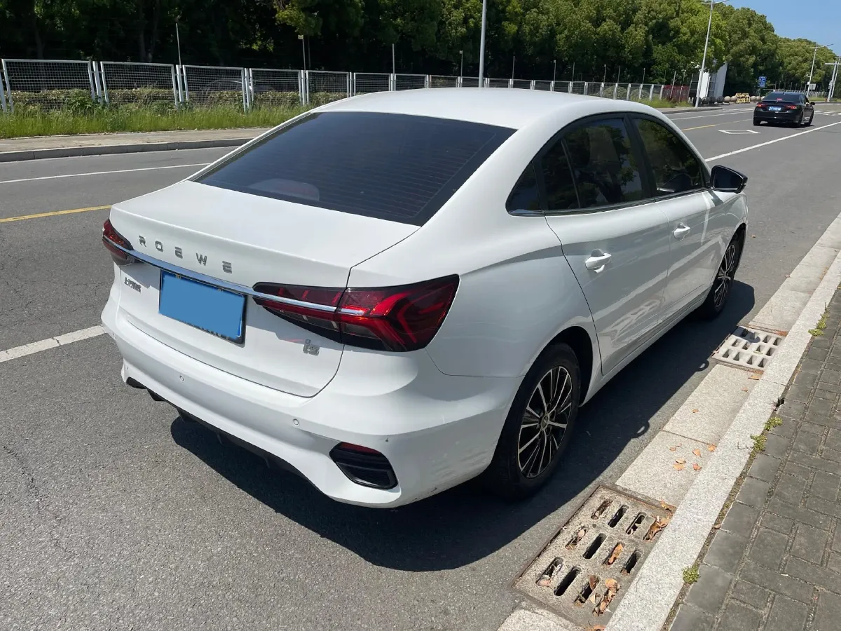 2021 Roewe i5 1.5L 120HP L4 CVT,autocango,china used car exporter,china ev exporter,chinese used car exporter,chinese used ev exporter