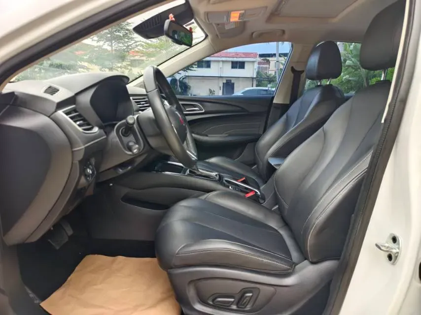 2019 Roewe i5 1.5T 169HP L4 7DCT,autocango,china used car exporter,china ev exporter,chinese used car exporter,chinese used ev exporter