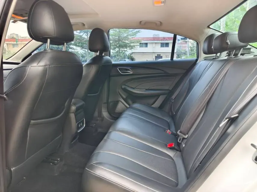 2019 Roewe i5 1.5T 169HP L4 7DCT,autocango,china used car exporter,china ev exporter,chinese used car exporter,chinese used ev exporter