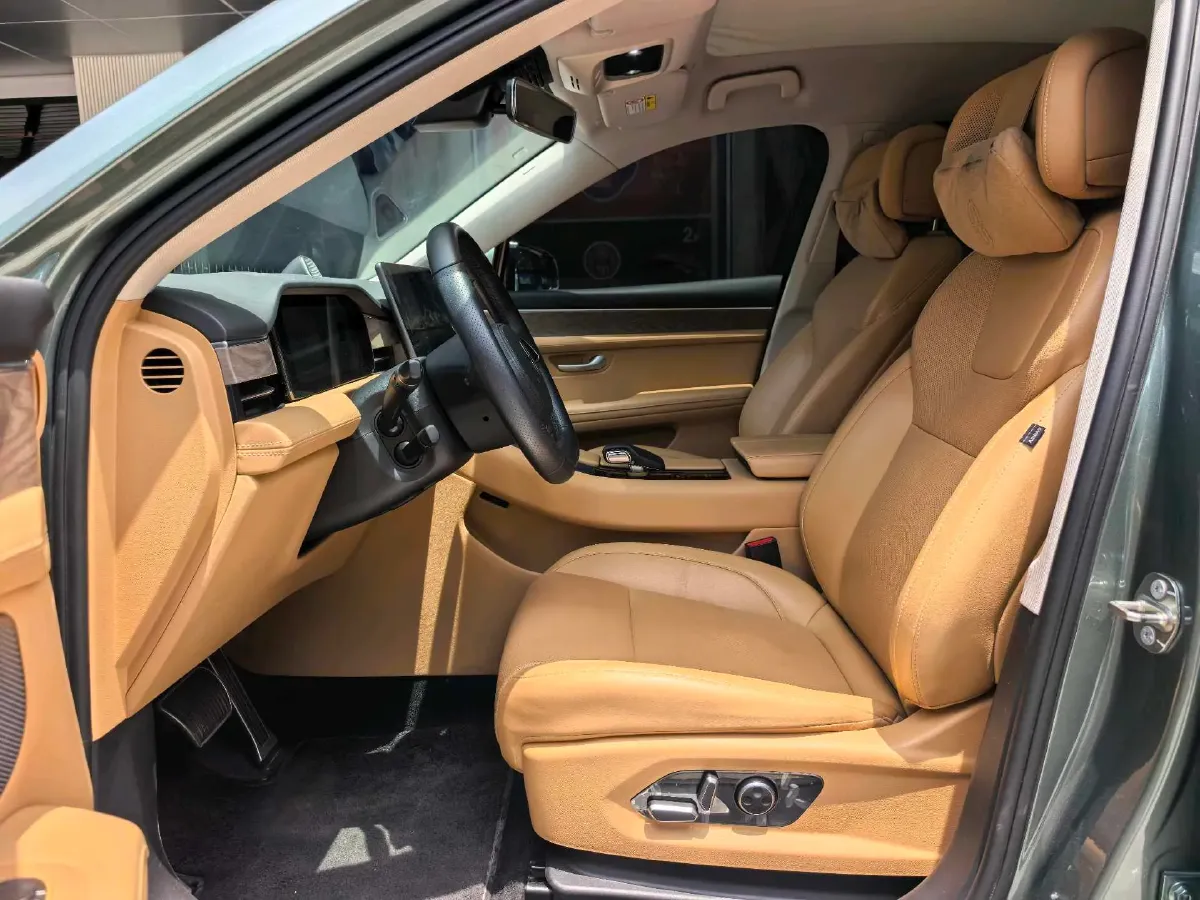 2022 AITO AITO M5 Range Extended 125HP REEV 40KWH,autocango,china used car exporter,china ev exporter,chinese used car exporter,chinese used ev exporter