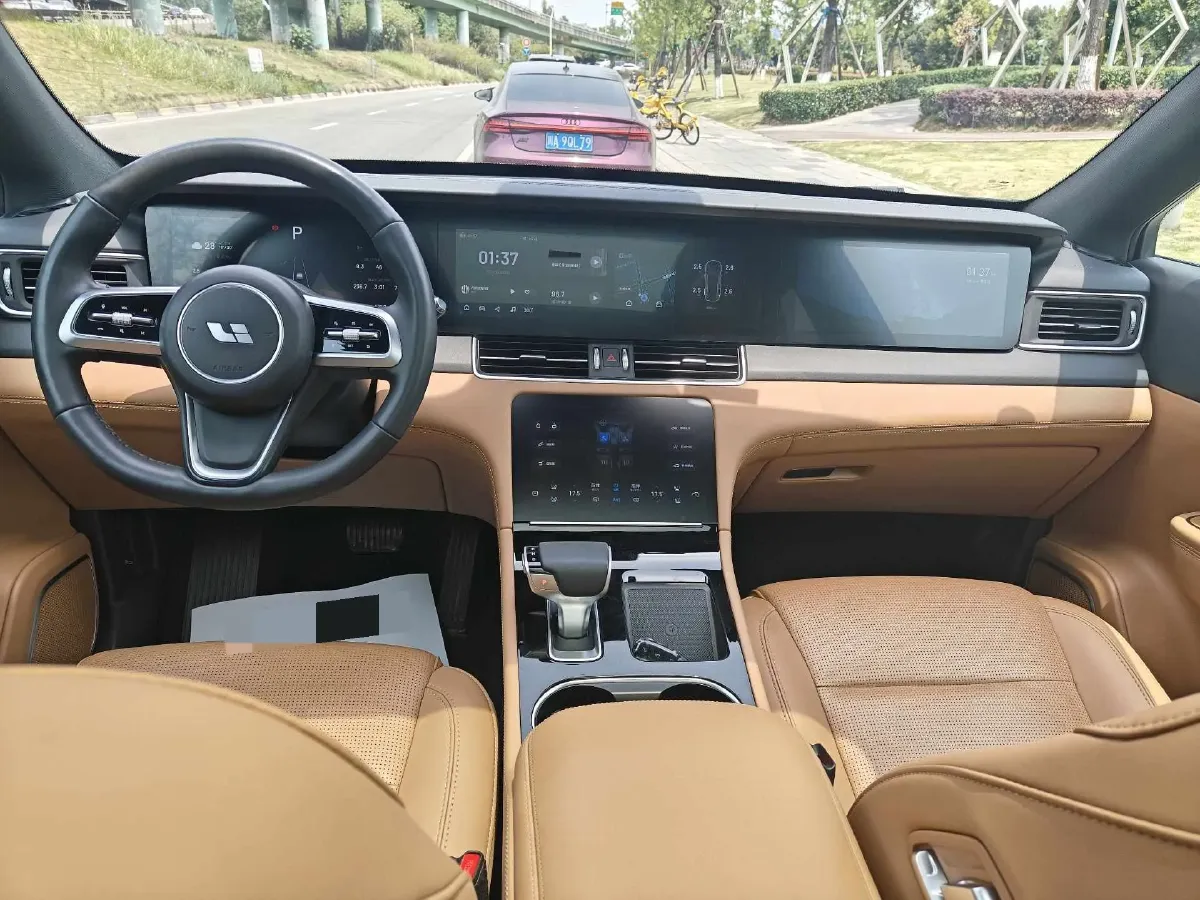 2021 Li ONE Range Extended 131HP REEV 40.5KWH,autocango,china used car exporter,china ev exporter,chinese used car exporter,chinese used ev exporter