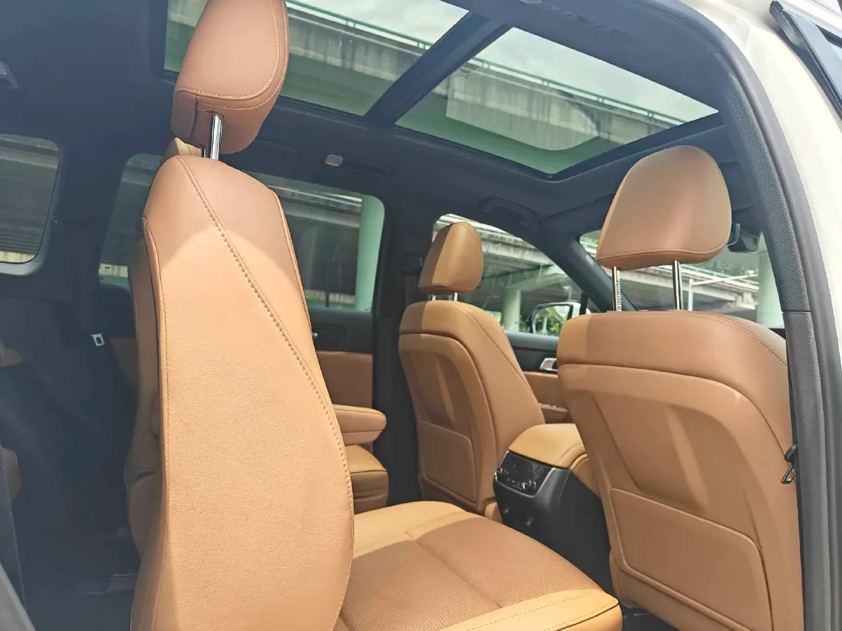 2021 Li ONE Range Extended 131HP REEV 40.5KWH,autocango,china used car exporter,china ev exporter,chinese used car exporter,chinese used ev exporter