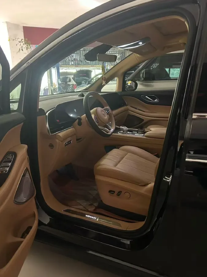 2022 Voyah Dream 1.5T 136HP L4 PHEV 25.57KWH,autocango,china used car exporter,china ev exporter,chinese used car exporter,chinese used ev exporter