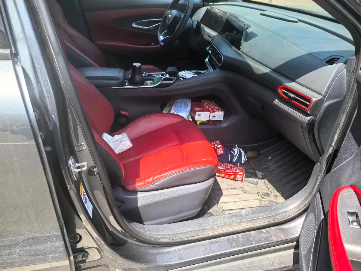2021 ChangAn UNI-T 1.5T 180HP L4 7DCT,autocango,china used car exporter,china ev exporter,chinese used car exporter,chinese used ev exporter
