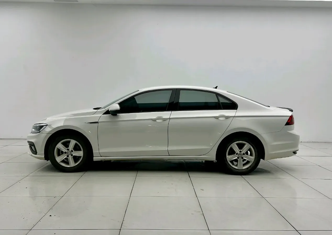 2019 Volkswagen T-Cross 1.4T 150HP L4 7DCT,autocango,china used car exporter,china ev exporter,chinese used car exporter,chinese used ev exporter