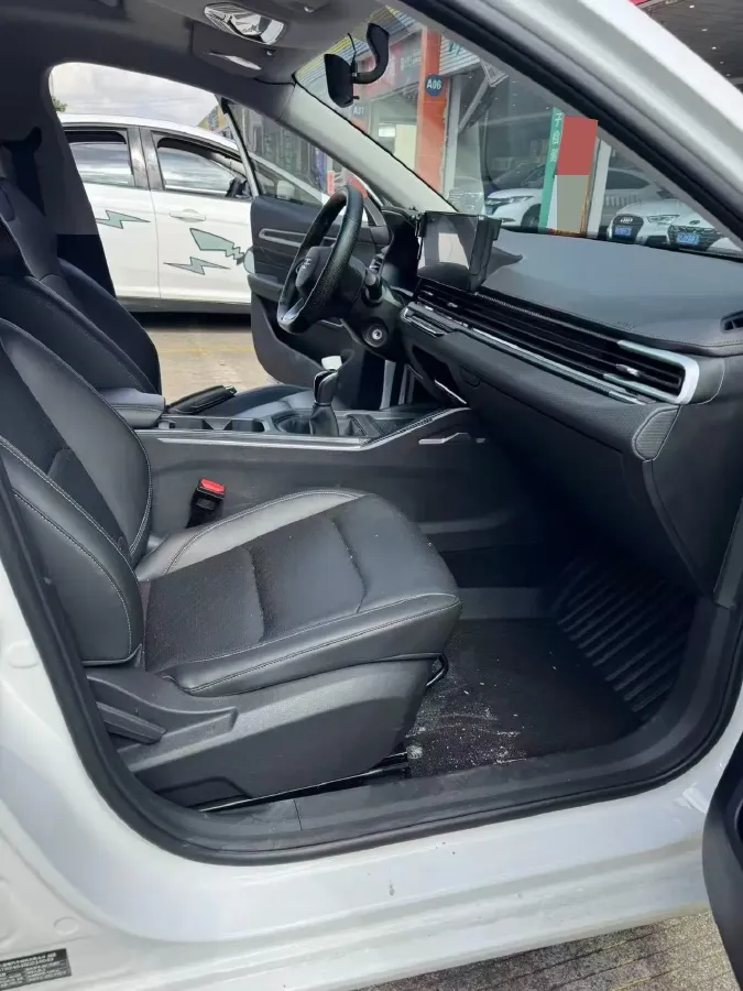 2023 Geely Emgrand 1.5L 127HP L4 5MT,autocango,china used car exporter,china ev exporter,chinese used car exporter,chinese used ev exporter