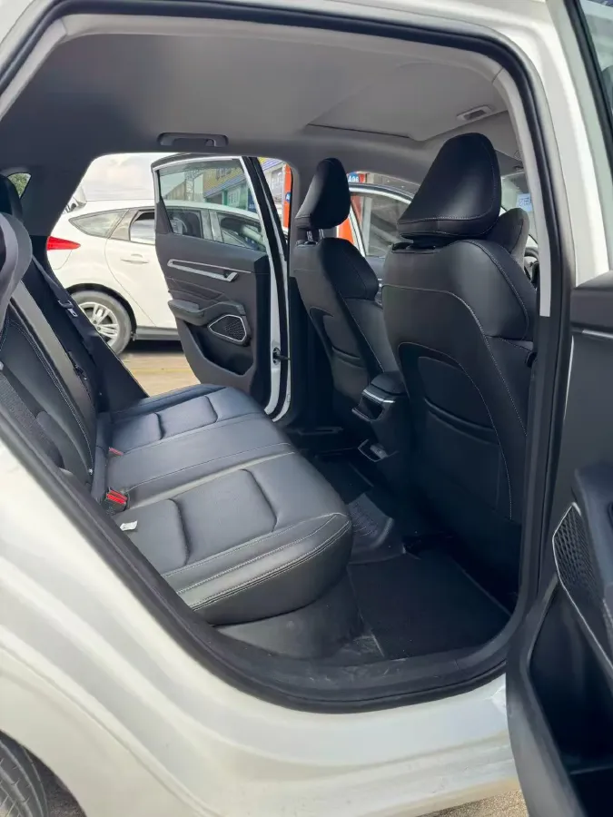 2023 Geely Emgrand 1.5L 127HP L4 5MT,autocango,china used car exporter,china ev exporter,chinese used car exporter,chinese used ev exporter