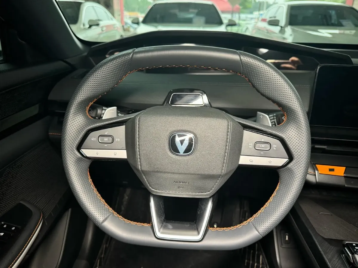 2023 ChangAn UNI-V 1.5T 188HP L4 7DCT,autocango,china used car exporter,china ev exporter,chinese used car exporter,chinese used ev exporter