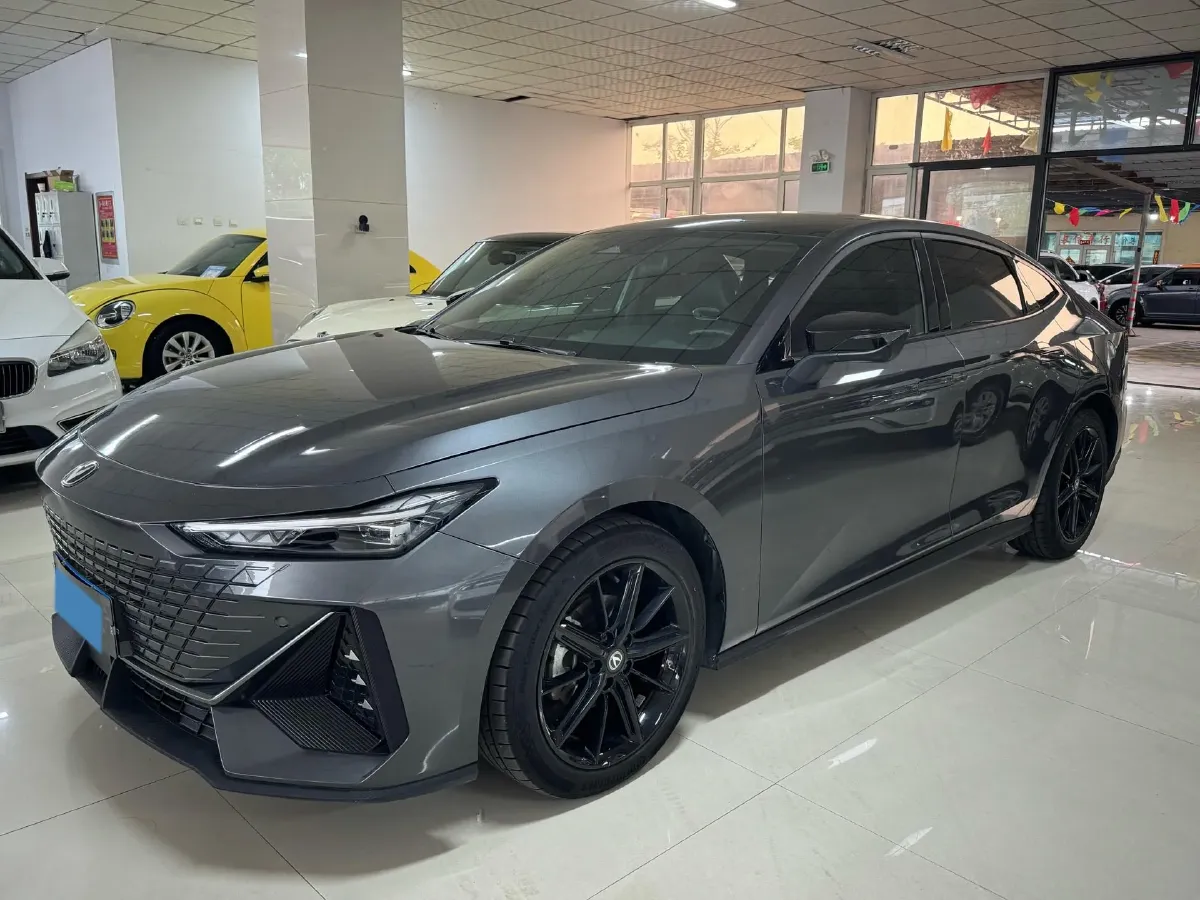 2023 ChangAn UNI-V 1.5T 188HP L4 7DCT,autocango,china used car exporter,china ev exporter,chinese used car exporter,chinese used ev exporter