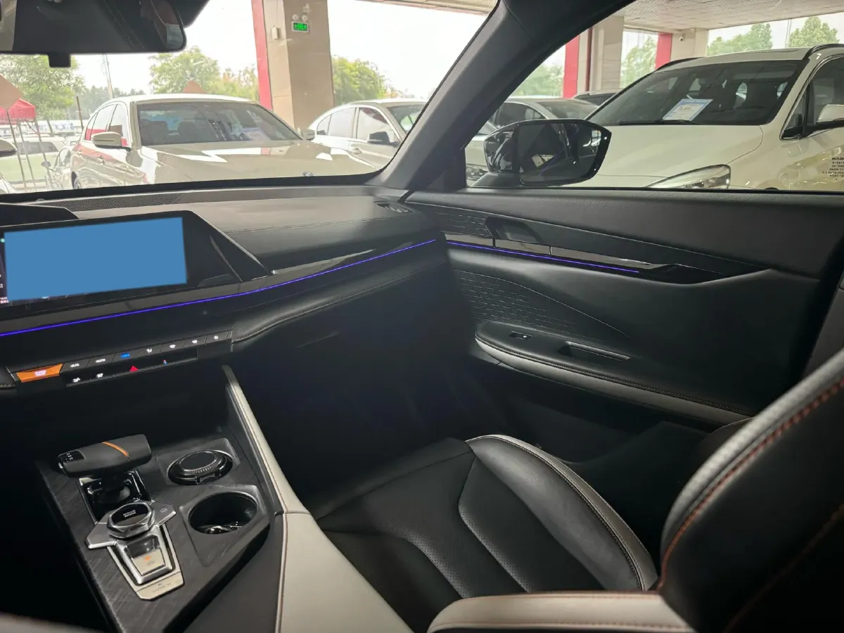 2023 ChangAn UNI-V 1.5T 188HP L4 7DCT,autocango,china used car exporter,china ev exporter,chinese used car exporter,chinese used ev exporter