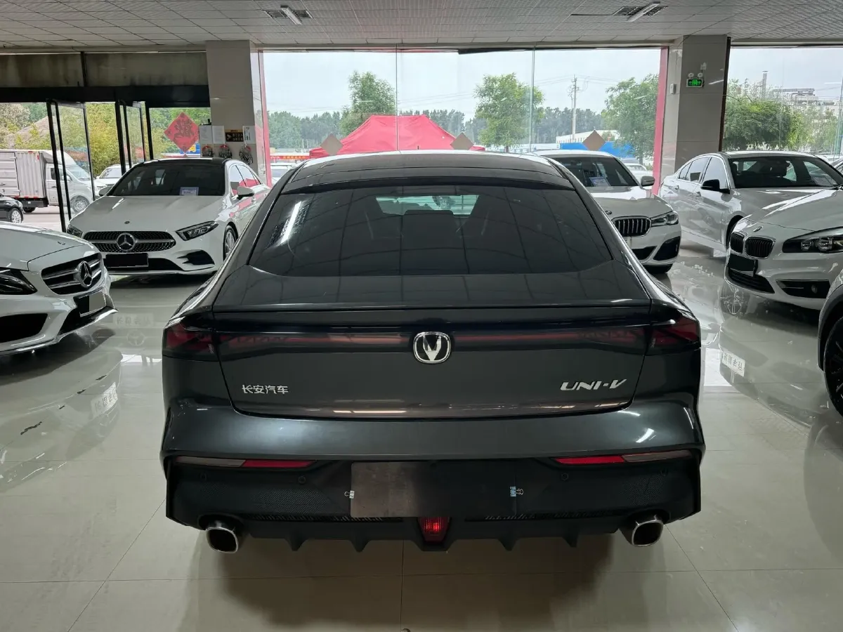 2023 ChangAn UNI-V 1.5T 188HP L4 7DCT,autocango,china used car exporter,china ev exporter,chinese used car exporter,chinese used ev exporter