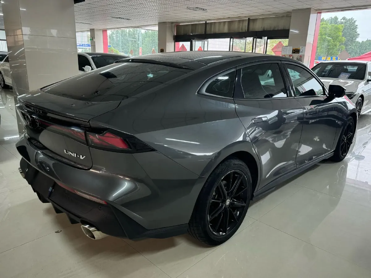 2023 ChangAn UNI-V 1.5T 188HP L4 7DCT,autocango,china used car exporter,china ev exporter,chinese used car exporter,chinese used ev exporter