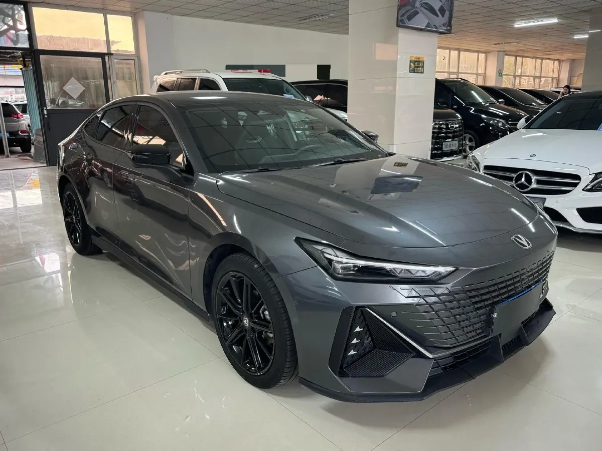 2023 ChangAn UNI-V 1.5T 188HP L4 7DCT,autocango,china used car exporter,china ev exporter,chinese used car exporter,chinese used ev exporter