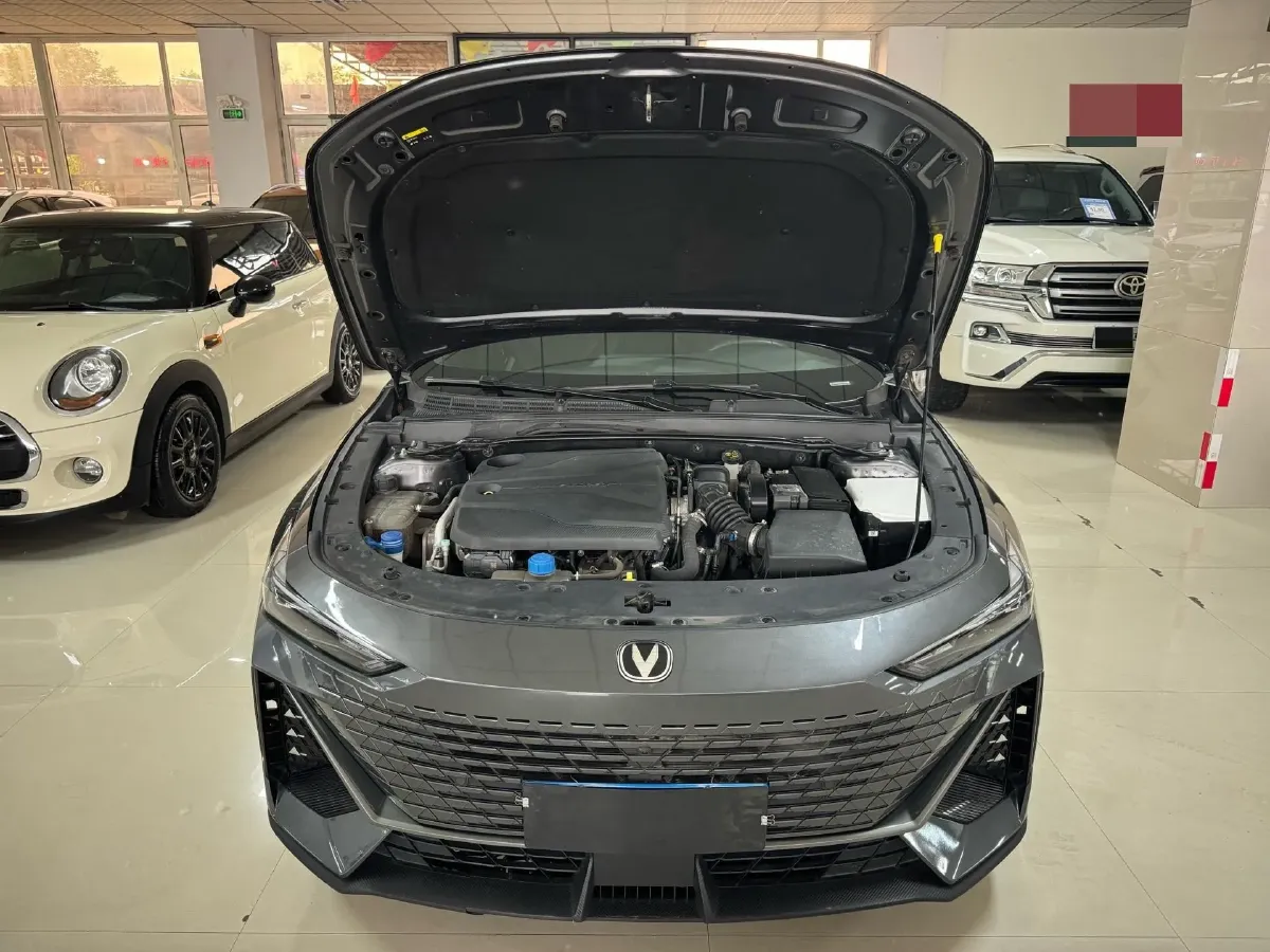 2023 ChangAn UNI-V 1.5T 188HP L4 7DCT,autocango,china used car exporter,china ev exporter,chinese used car exporter,chinese used ev exporter