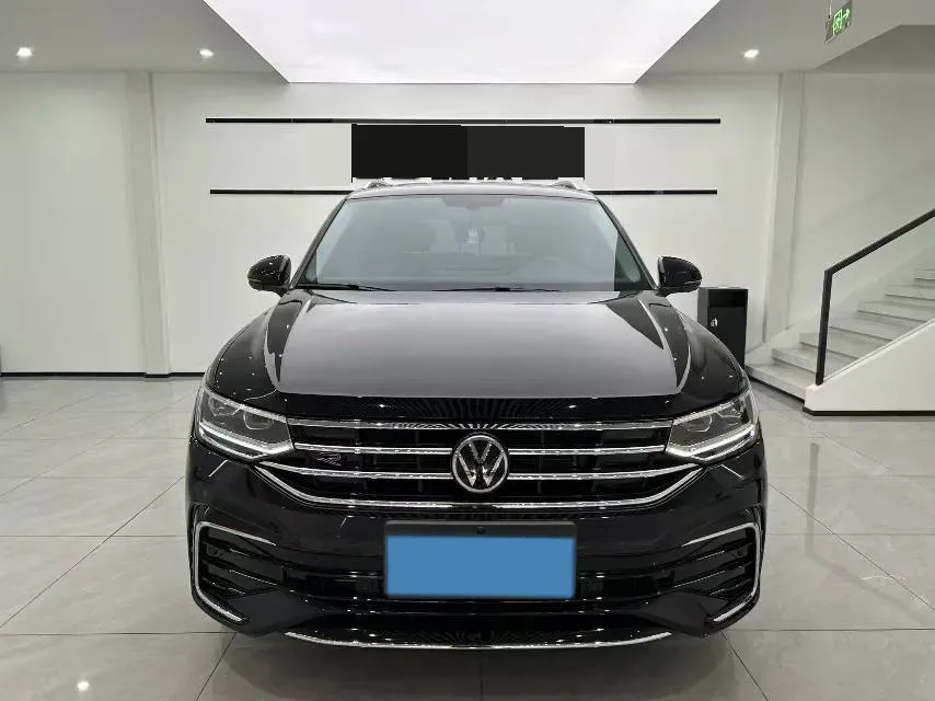 2024 Volkswagen Tiguan L 2.0T 186HP L4 7DCT,autocango,china used car exporter,china ev exporter,chinese used car exporter,chinese used ev exporter