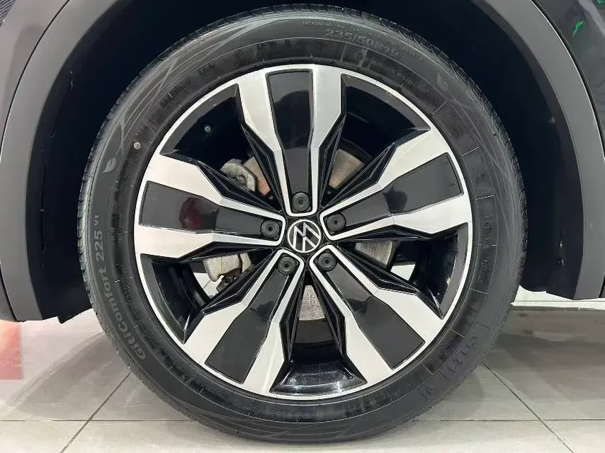 2024 Volkswagen Tiguan L 2.0T 186HP L4 7DCT,autocango,china used car exporter,china ev exporter,chinese used car exporter,chinese used ev exporter