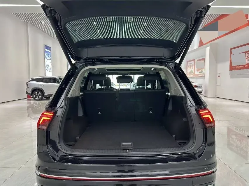 2024 Volkswagen Tiguan L 2.0T 186HP L4 7DCT,autocango,china used car exporter,china ev exporter,chinese used car exporter,chinese used ev exporter