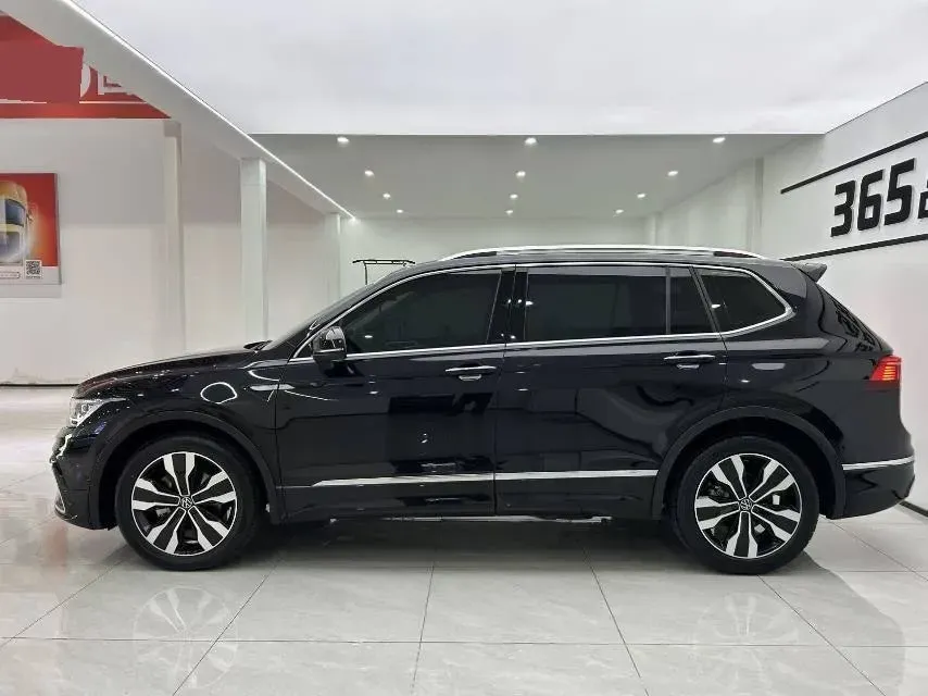 2024 Volkswagen Tiguan L 2.0T 186HP L4 7DCT,autocango,china used car exporter,china ev exporter,chinese used car exporter,chinese used ev exporter