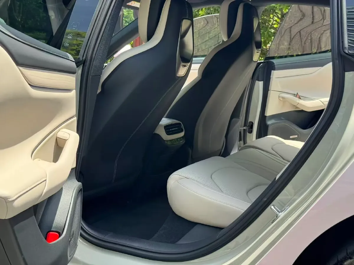 2024 MI SU7 BEV 73.6KWH,autocango,china used car exporter,china ev exporter,chinese used car exporter,chinese used ev exporter