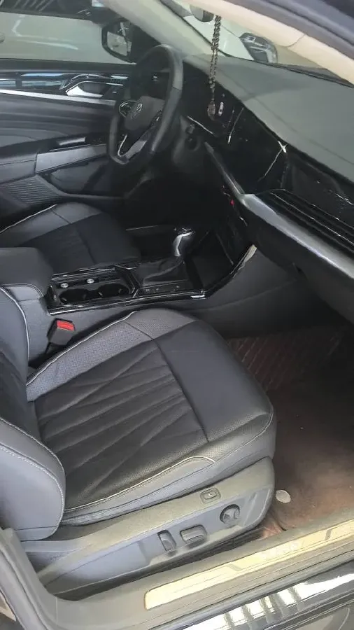 2023 Volkswagen Passat 2.0T 186HP L4 7DCT,autocango,china used car exporter,china ev exporter,chinese used car exporter,chinese used ev exporter