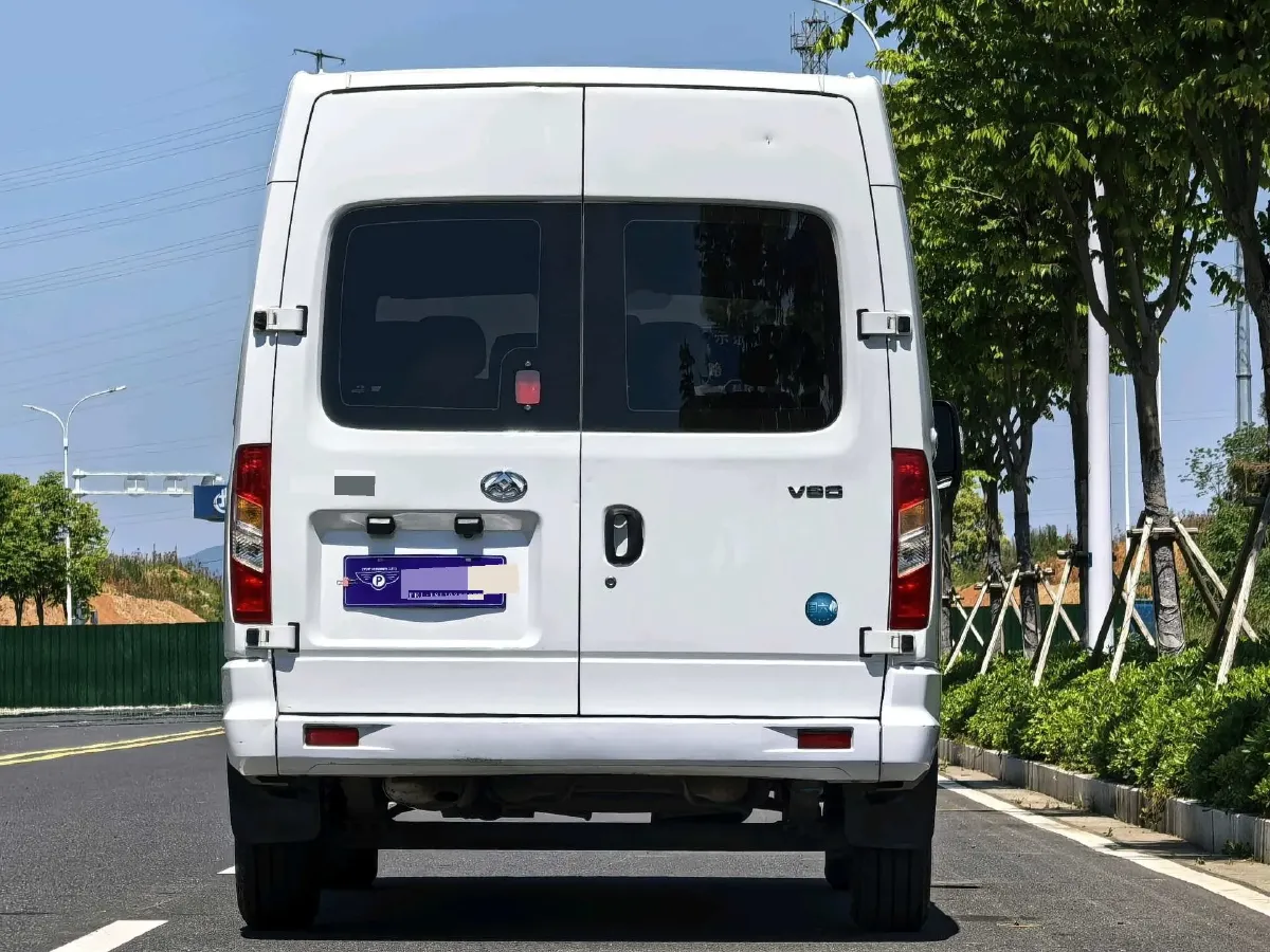 2021 MAXUS XinTu V80 2.0T 127HP L4 6MT,autocango,china used car exporter,china ev exporter,chinese used car exporter,chinese used ev exporter