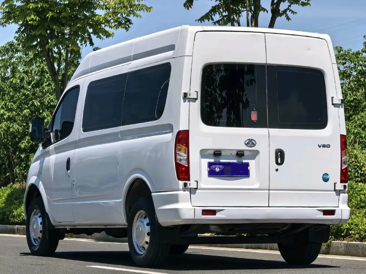2021 MAXUS XinTu V80 2.0T 127HP L4 6MT,autocango,china used car exporter,china ev exporter,chinese used car exporter,chinese used ev exporter
