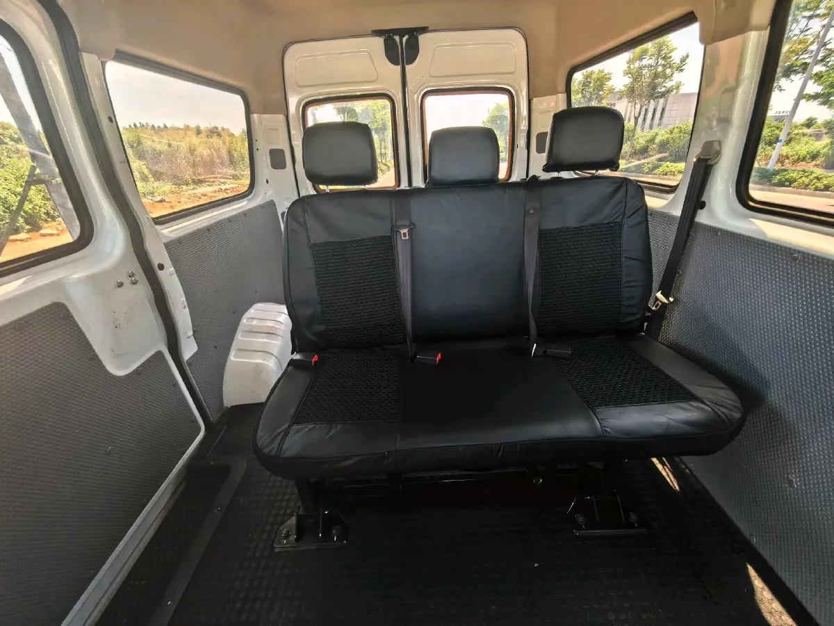 2021 MAXUS XinTu V80 2.0T 127HP L4 6MT,autocango,china used car exporter,china ev exporter,chinese used car exporter,chinese used ev exporter