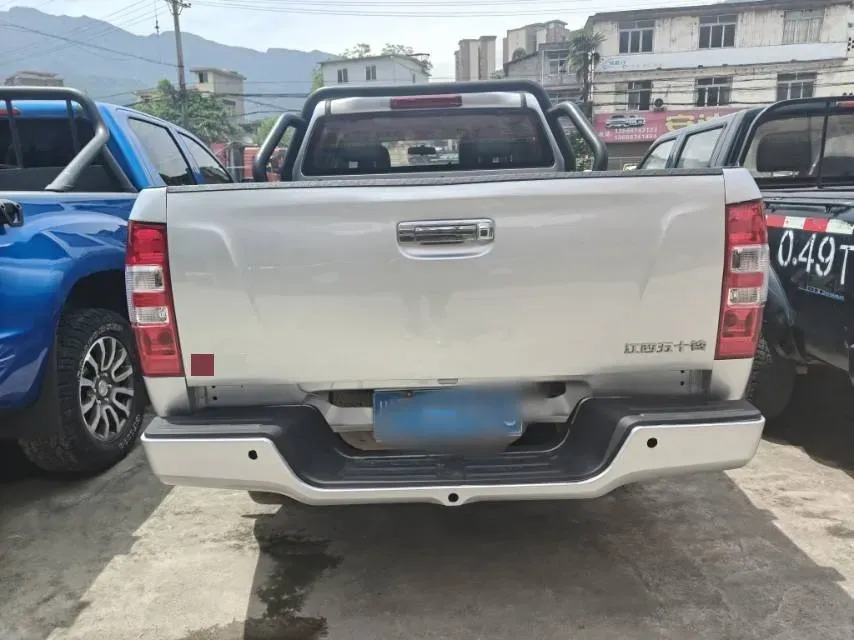 2022 Isuzu RE-MAX Jim 2.8T 120HP L4 5MT,autocango,china used car exporter,china ev exporter,chinese used car exporter,chinese used ev exporter